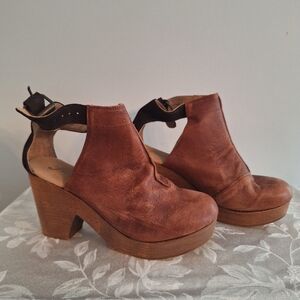 Free People Cognac Leather Platform Clog Sandals